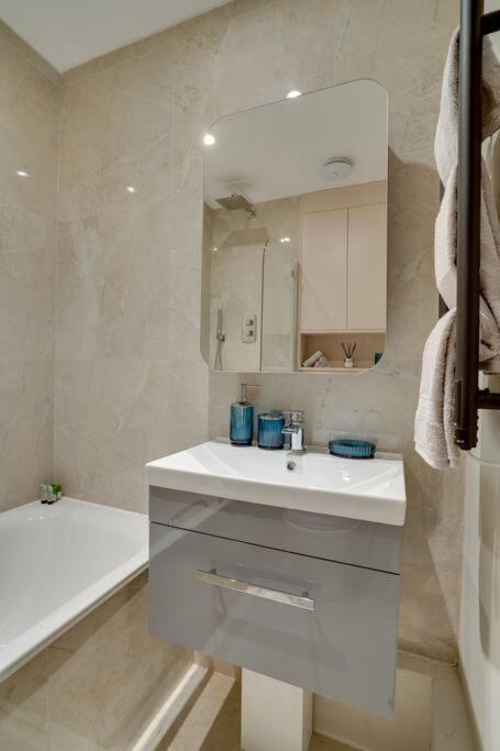 Glamorous Art Deco Flat In Chelsea London Exteriör bild