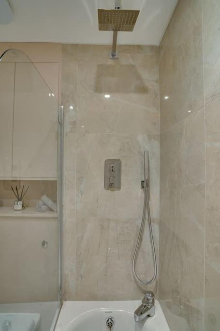 Glamorous Art Deco Flat In Chelsea London Exteriör bild